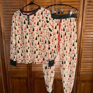Rene Rofe Festive Pajama Set - Cream with Red and Green Accents Gnomes Size med